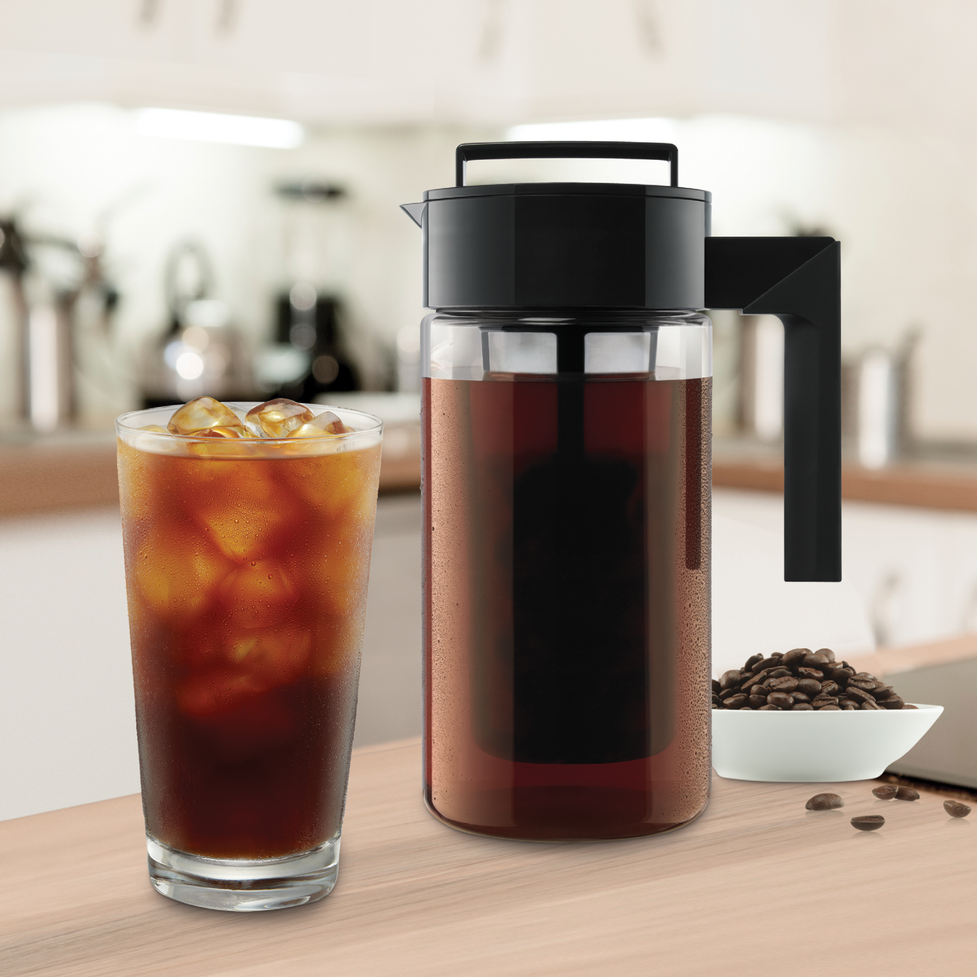 cold-brew-coffee-maker-h1 10310-ColdBrewCoffeeMaker-1qt-lifestyle2.png