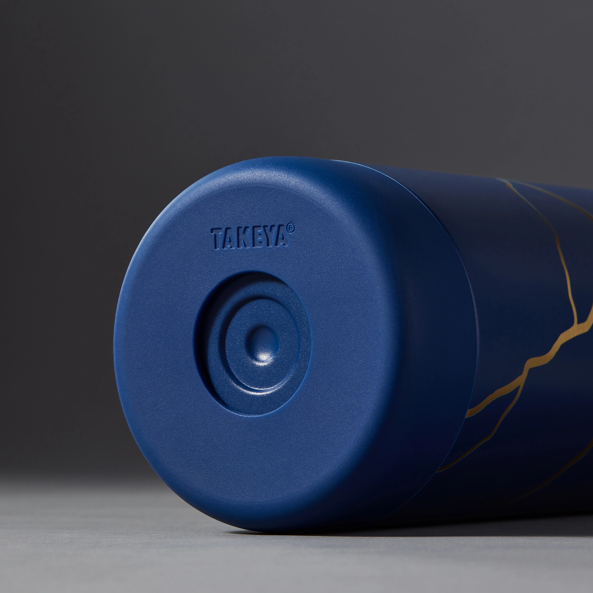 kintsugi-water-bottle-with-spout-lid-d9 51390-TK_HO25_Kintsugi_Takeya9249.png